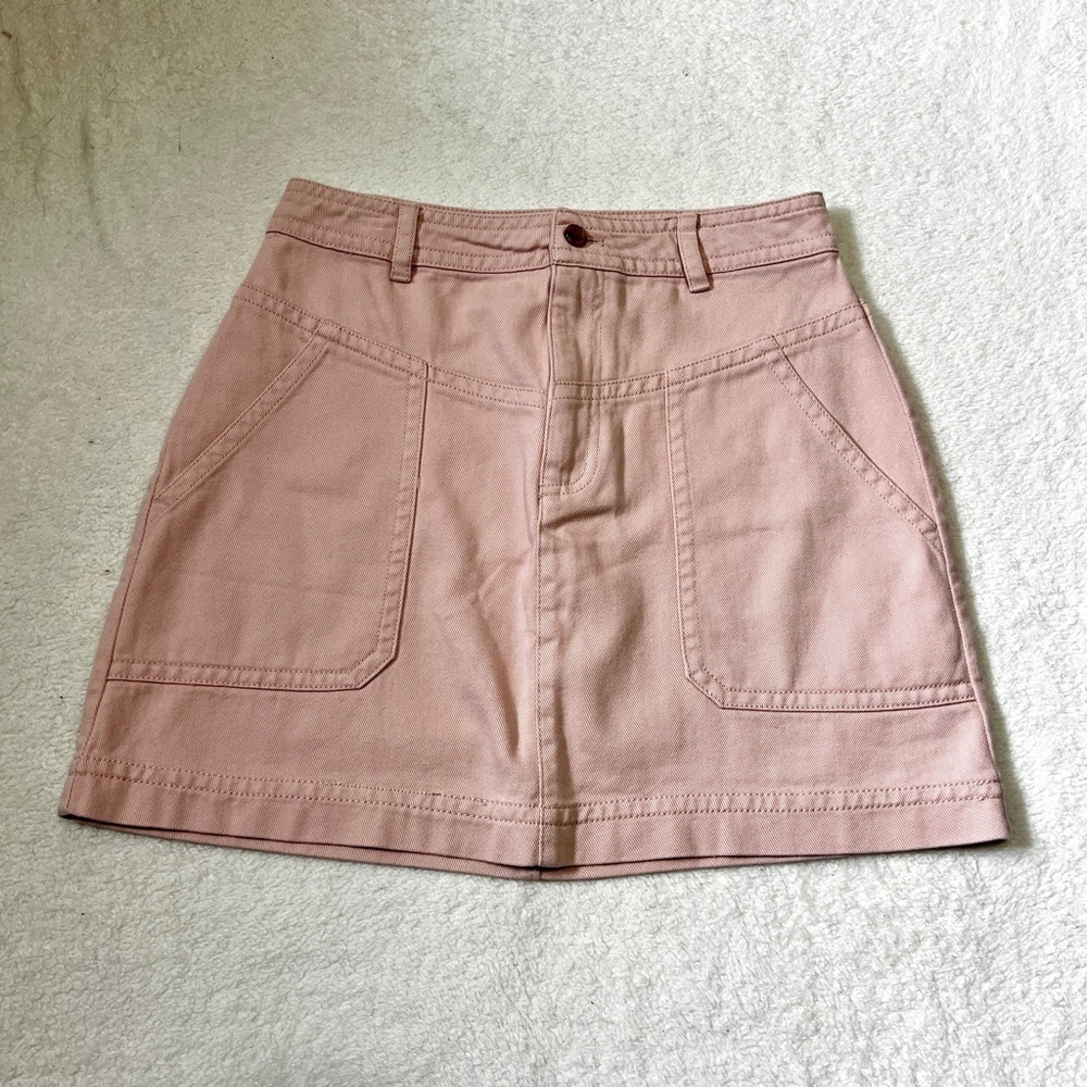 Banana Republic Pastel Pink Denim Mini Skirt - Size 6P (29") - Picture 2 of 9